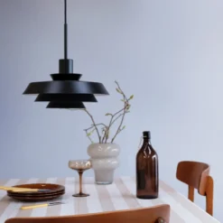 Dyberg Larsen DL30 lámpara colgante Ø 30 cm, negro