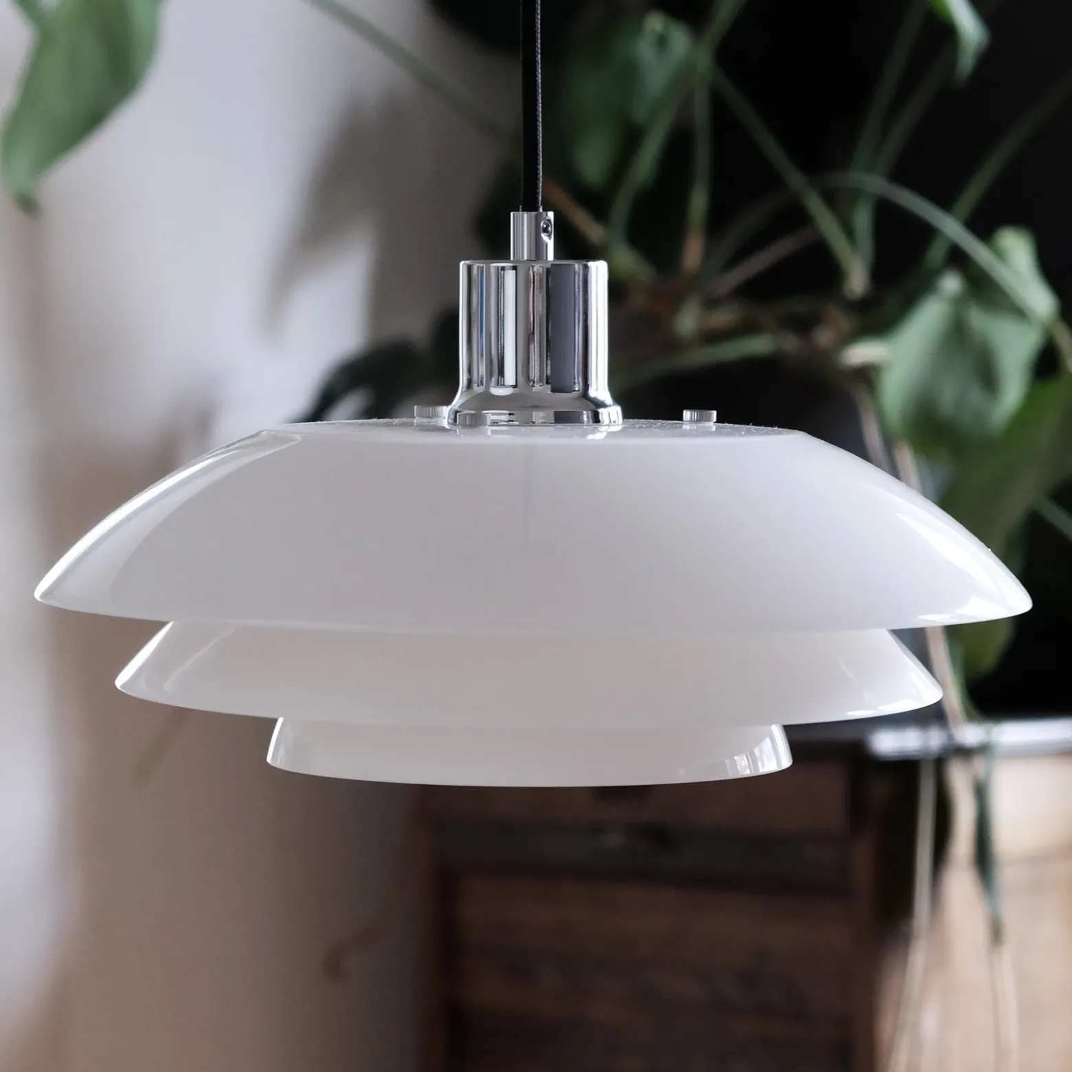 Dyberg Larsen DL31 lámpara colgante vidrio cromo