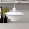 Dyberg Larsen lámpara colgante Ejka mini, blanca, Ø 30 cm, metal