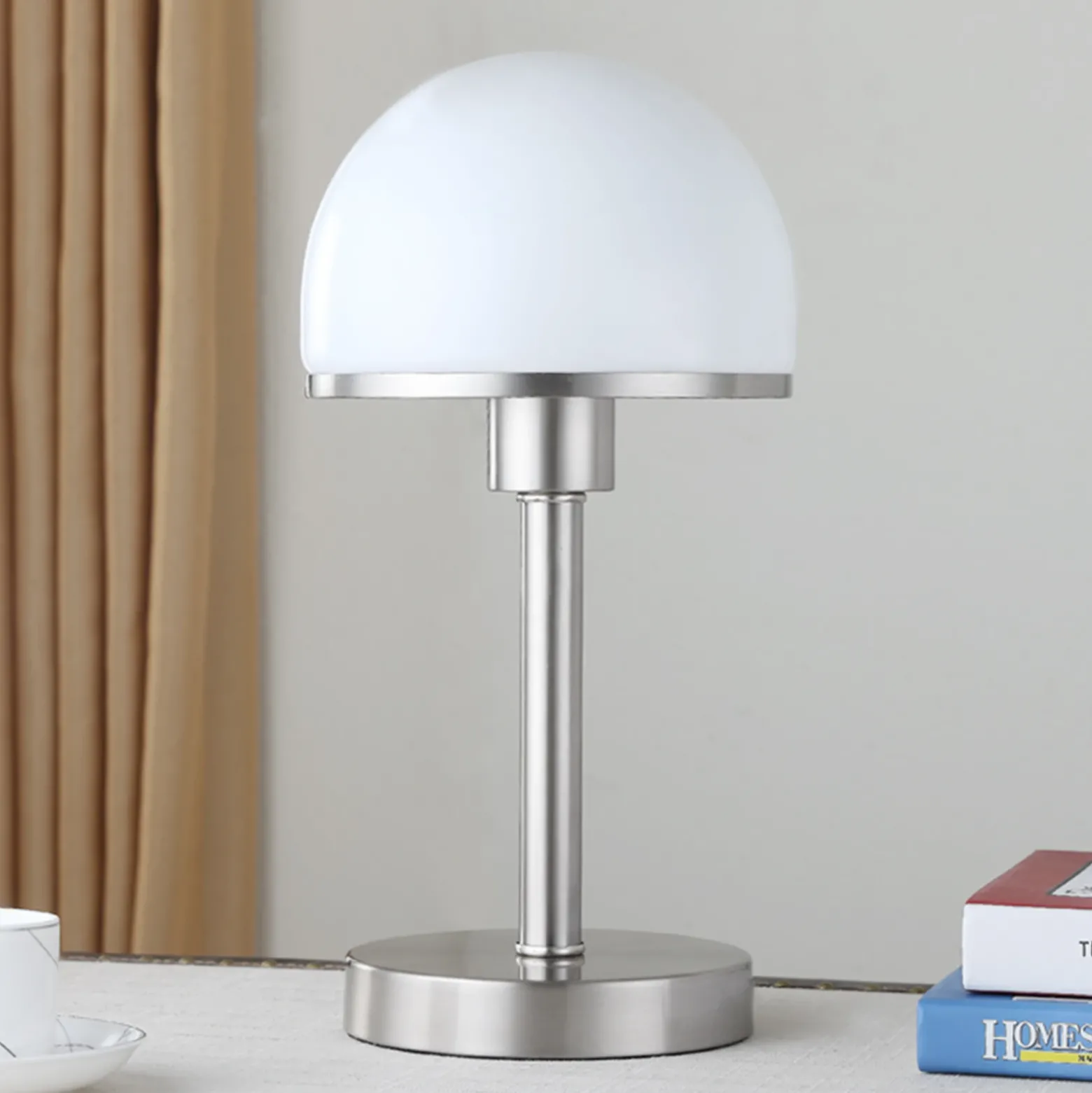 Elegante lámpara de mesa Jolie pantalla de vidrio