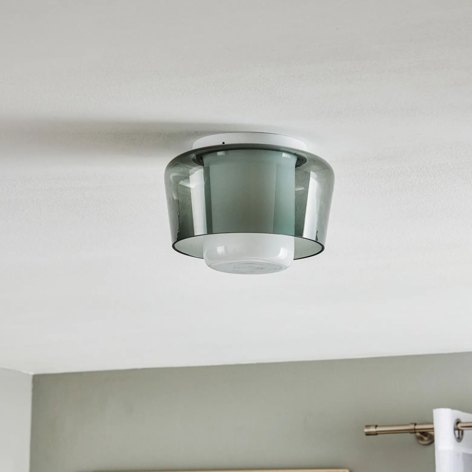 Elegante lámpara de techo Canio con cristal doble