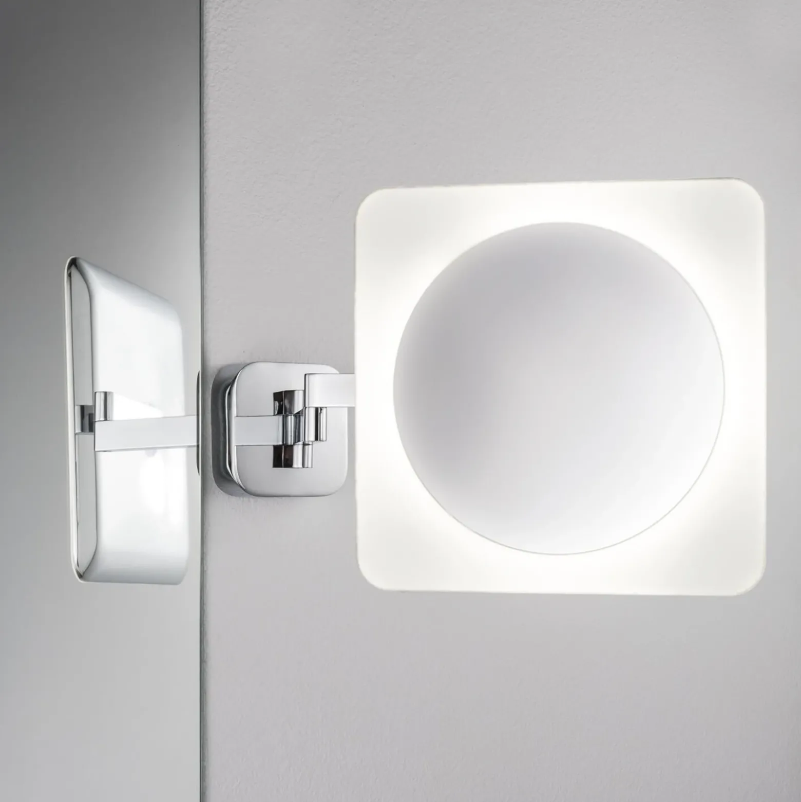Espejo de pared LED Paulmann Bela, cromado, IP44, enchufe