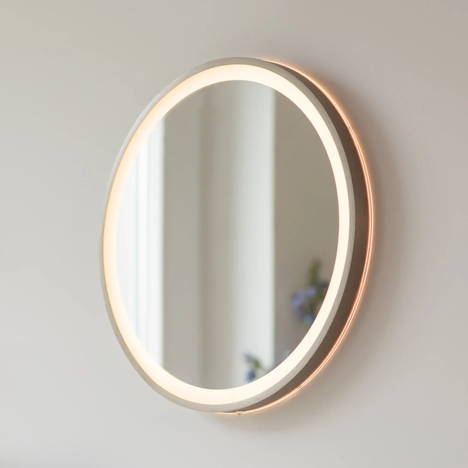 Espejo LED de pared VIDRO, bronce, Ø 46 cm, batería externa, interruptor