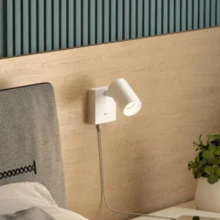 Foco de pared CAN TILT, blanco, 10 x 10 cm, metal, interruptor, USB
