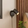 Foco de pared CAN TILT, negro, Ø 10 cm, metal Interruptor USB