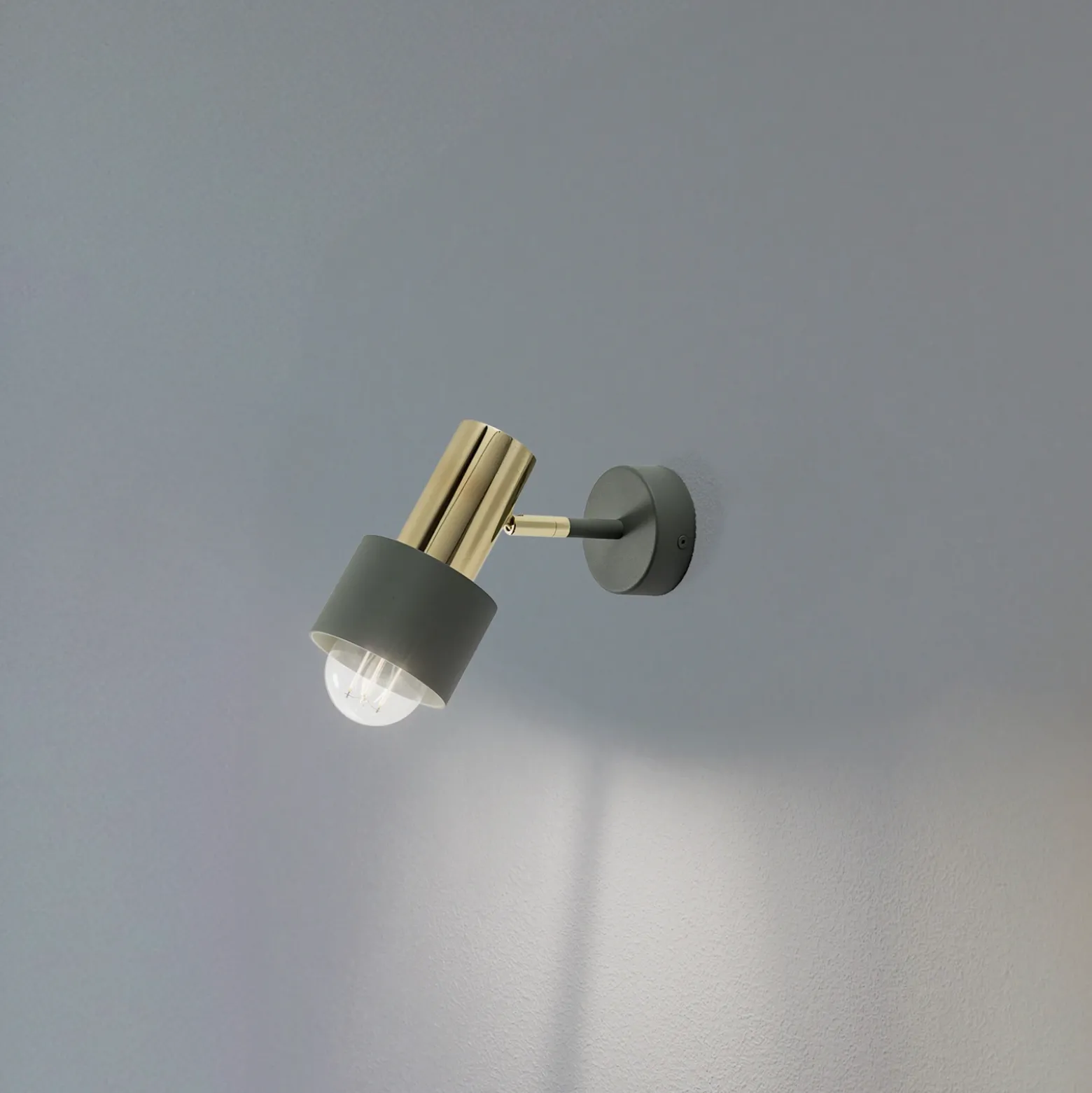 Foco de pared Destin, 1 luz verde/latón