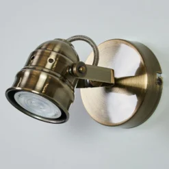 Foco de pared Leonor de Lindby, latón, metal, 1 luz, 9,5 cm