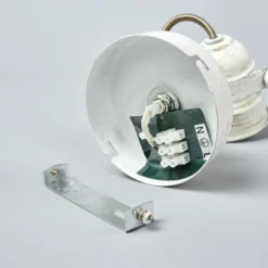 Foco de pared Leonor de Lindby, blanco, metal, 1 luz, 9,5 cm