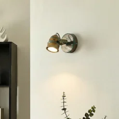 Foco de pared Lindby Leonor, verde, metal, 1 luz, 9,5 cm