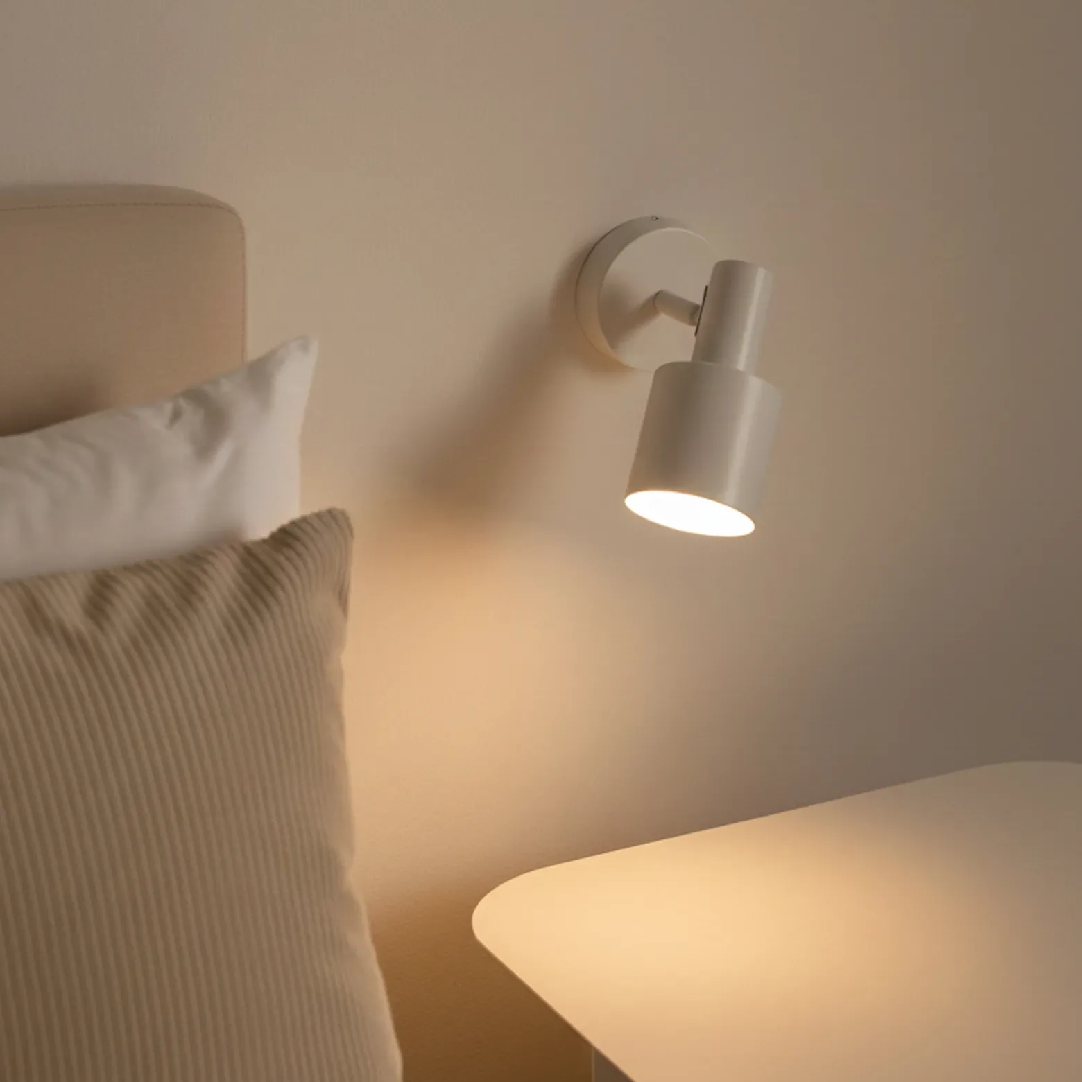Foco de pared Lindby Ovelia, beige, metal, E27
