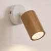 Foco de pared Nisse, blanco, profundidad 18 cm, 1 luz, madera/metal