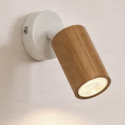 Foco de pared Nisse, blanco, profundidad 18 cm, 1 luz, madera/metal