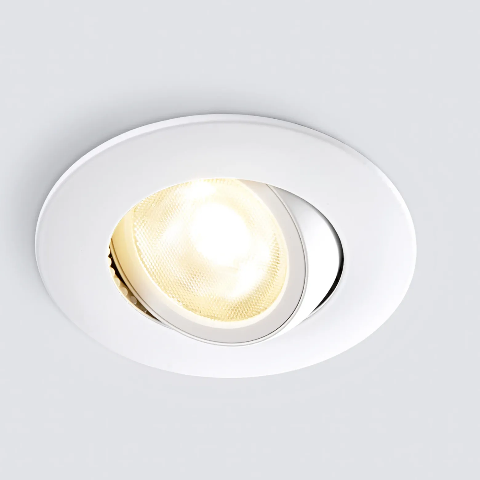 Foco empotrado LED DL8002, orientable, 38°