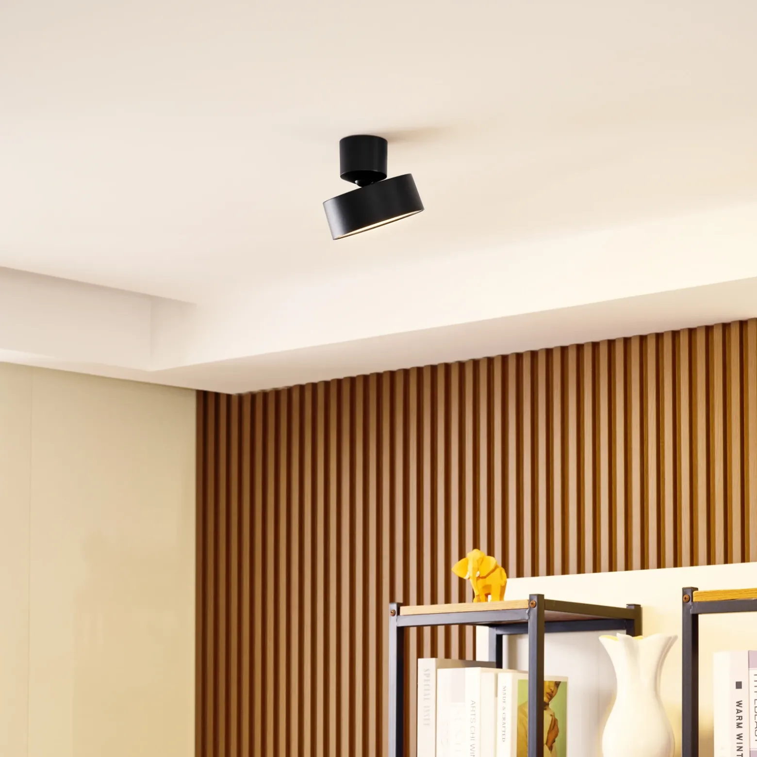 Foco LED Lindby Nivoria, Ø 14 cm, negro, orientable