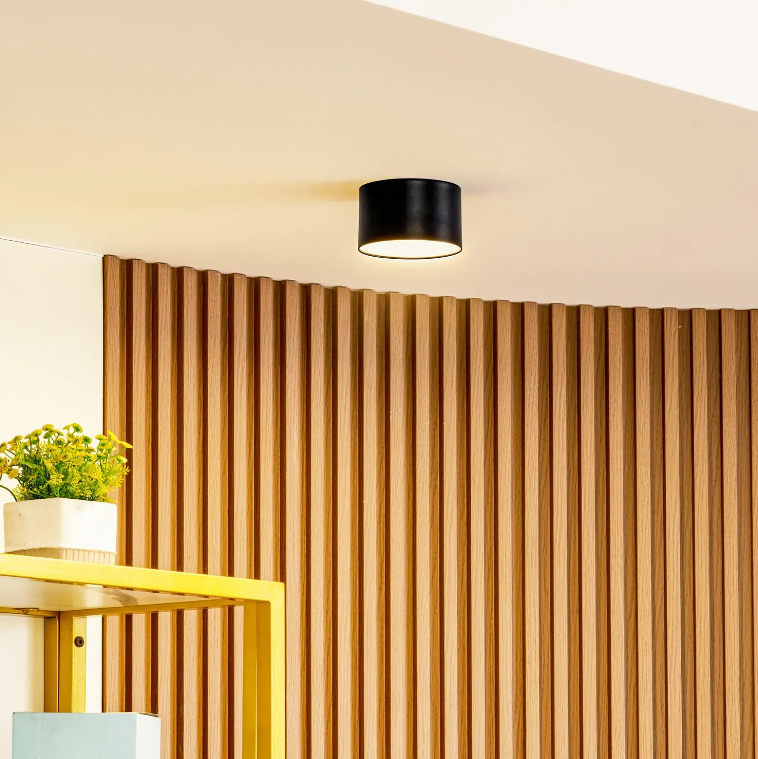Foco LED Lindby Nivoria, 11 x 7 cm, negro, metal