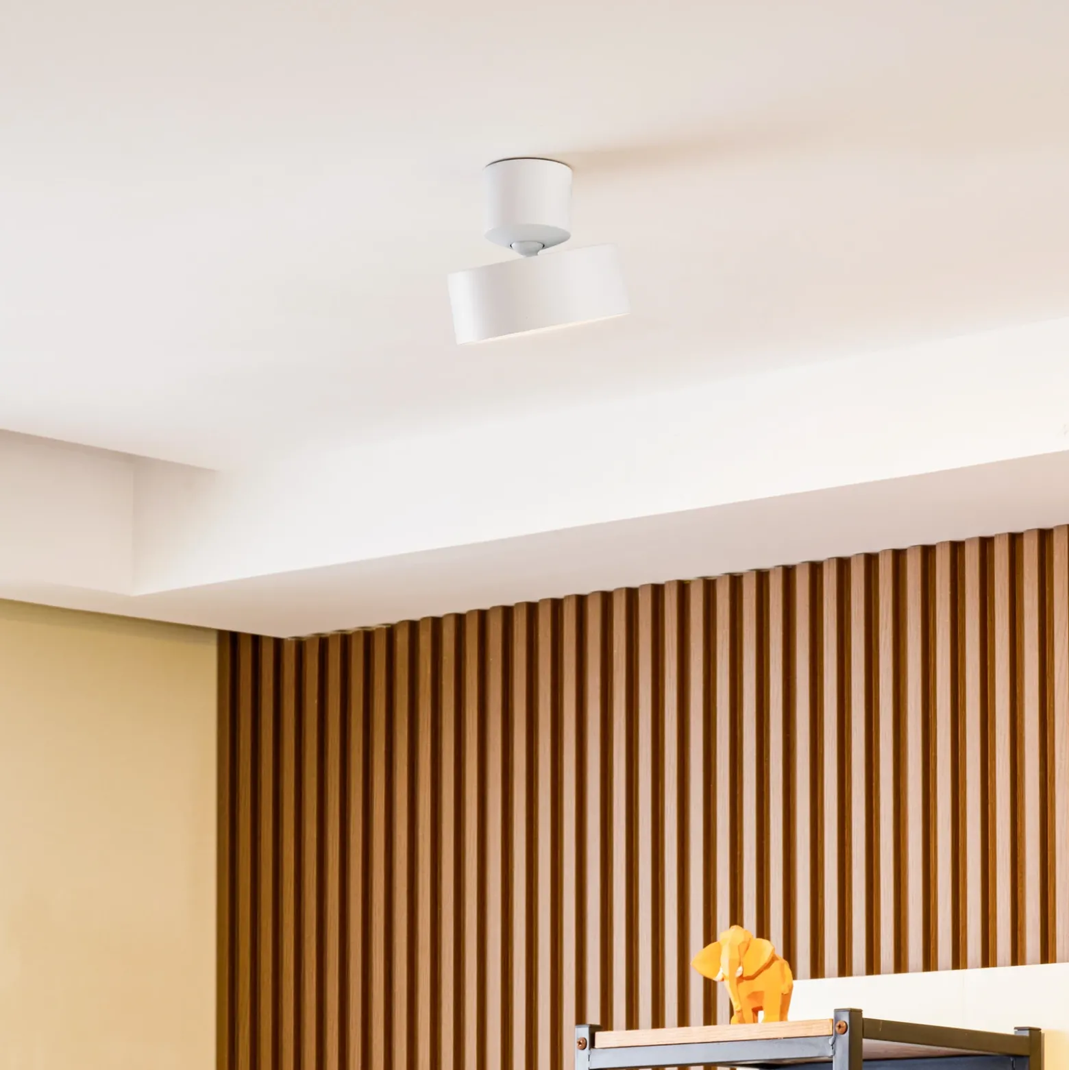 Foco LED Nivoria de Lindby, Ø 14 cm, blanco, orientable