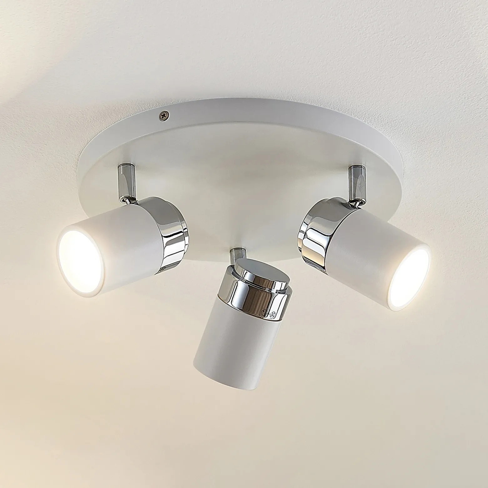 Foco Lindby Kardo, redondo, 3 luces, blanco, metal, IP44