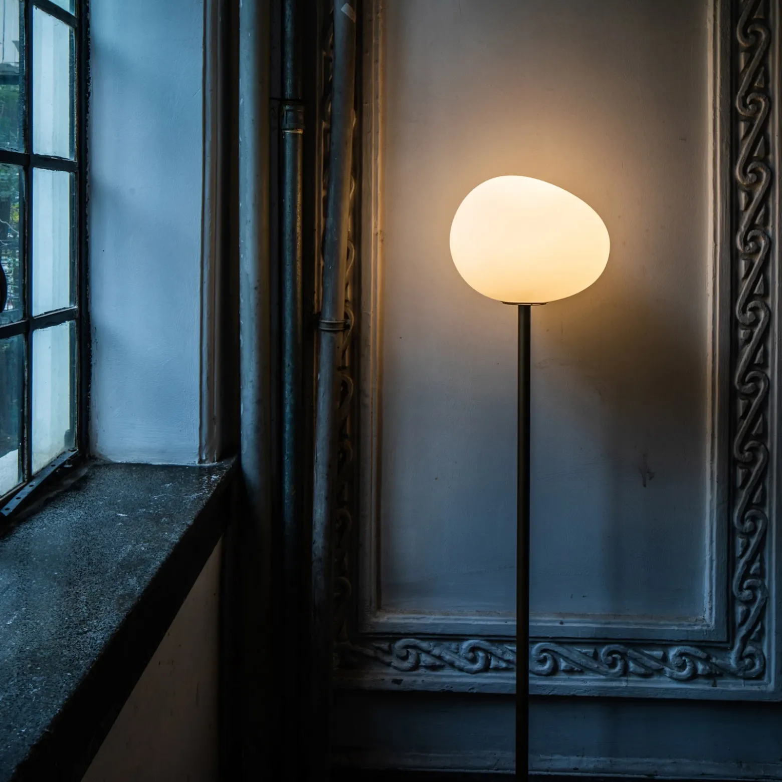 Foscarini Gregg media lámpara de pie 151cm grafito