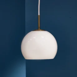 FRANDSEN Lámpara colgante bola, gris arena, Ø 18 cm, cristal
