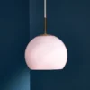 FRANDSEN Lámpara colgante de bola, opal rosé, Ø 18 cm, cristal