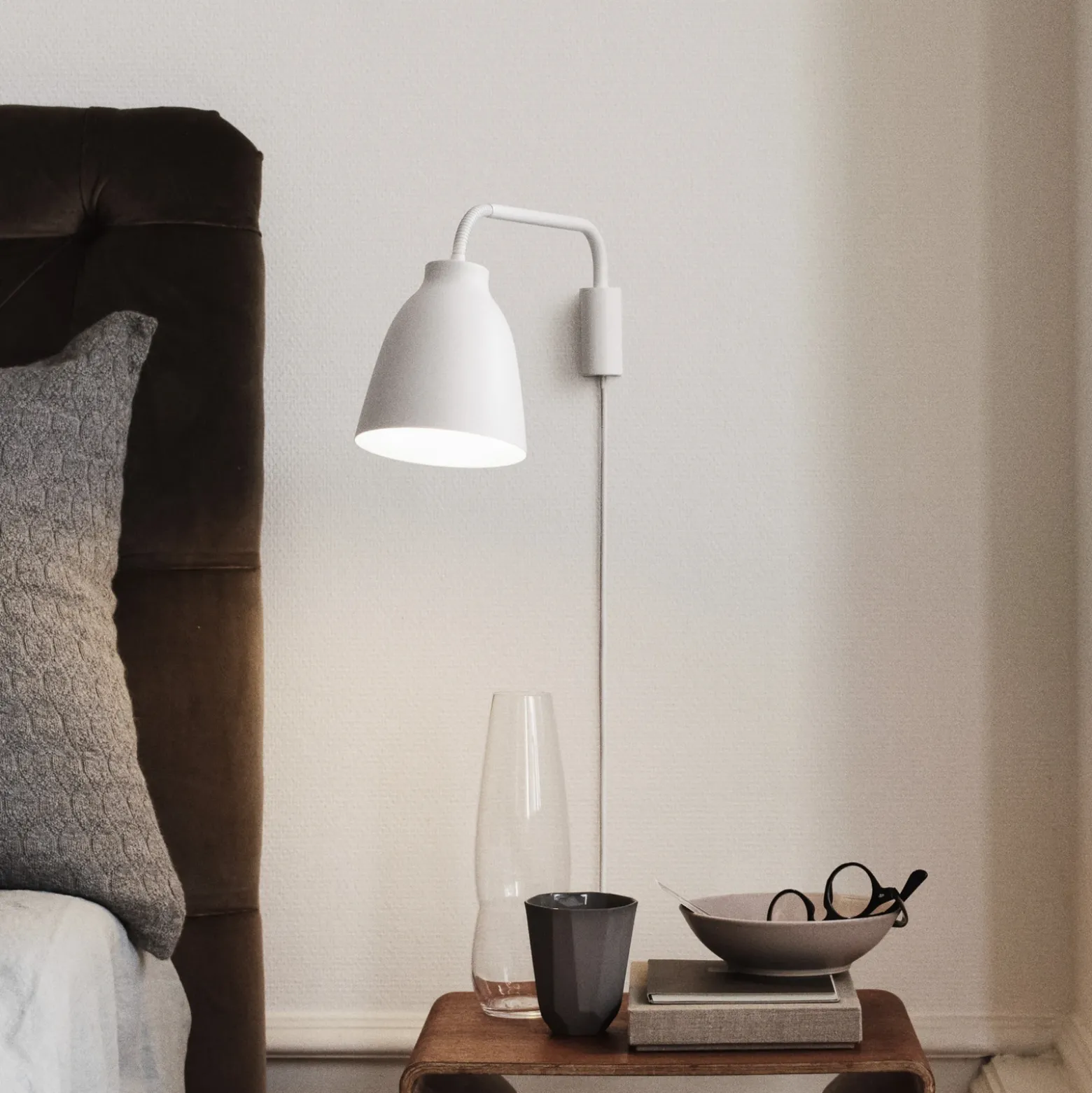 FRITZ HANSEN Aplique de pared Caravaggio, blanca