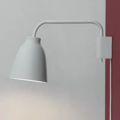 FRITZ HANSEN Aplique de pared Caravaggio, blanca
