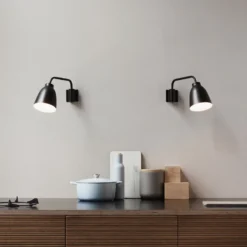 FRITZ HANSEN Aplique de pared Caravaggio, negra