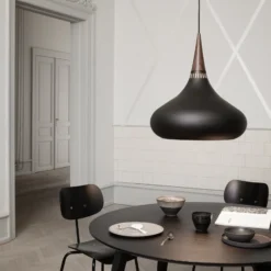 FRITZ HANSEN Orient P3 Lámpara colgante negro/rosa Ø 50 cm