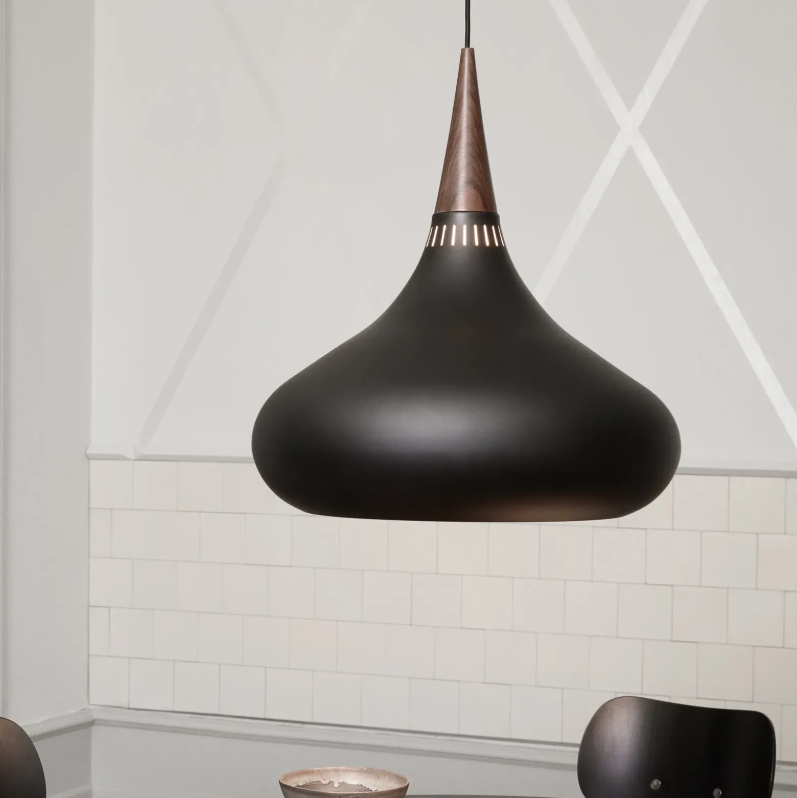 FRITZ HANSEN Orient P3 Lámpara colgante negro/rosa Ø 50 cm