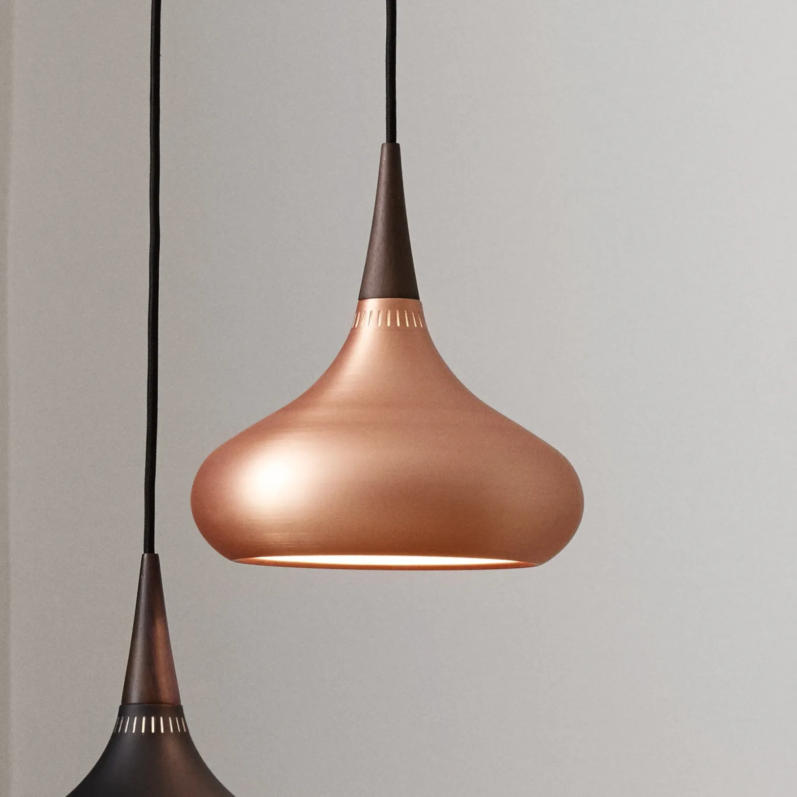 FRITZ HANSEN Orient P1 Lámpara colgante negro/rosa Ø 22,5