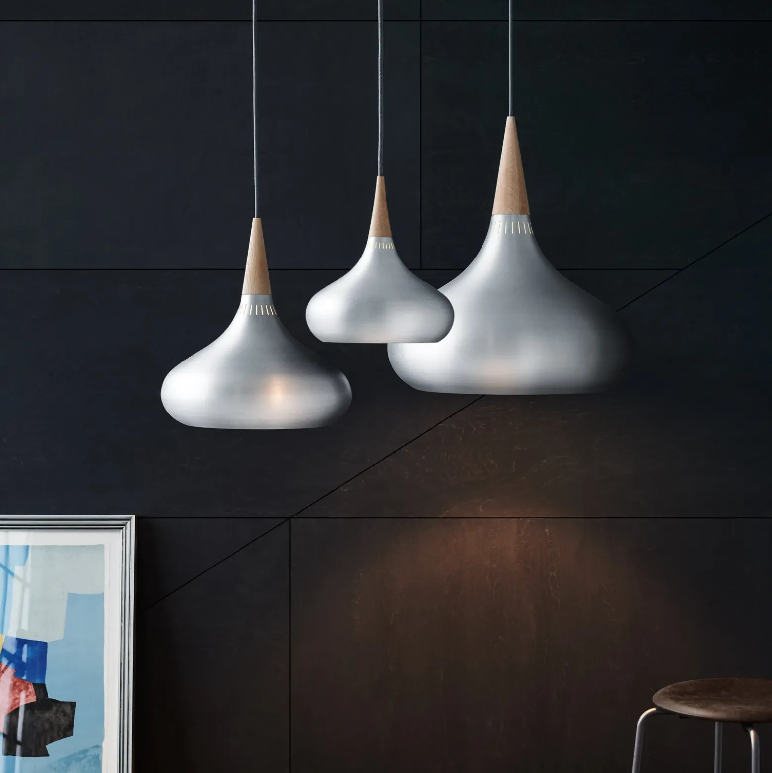 FRITZ HANSEN Péndulo Orient P1 aluminio/roble Ø 22,5 cm