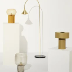 Hübsch Lámpara de mesa Aki, caqui, hierro, E27, altura 37 cm