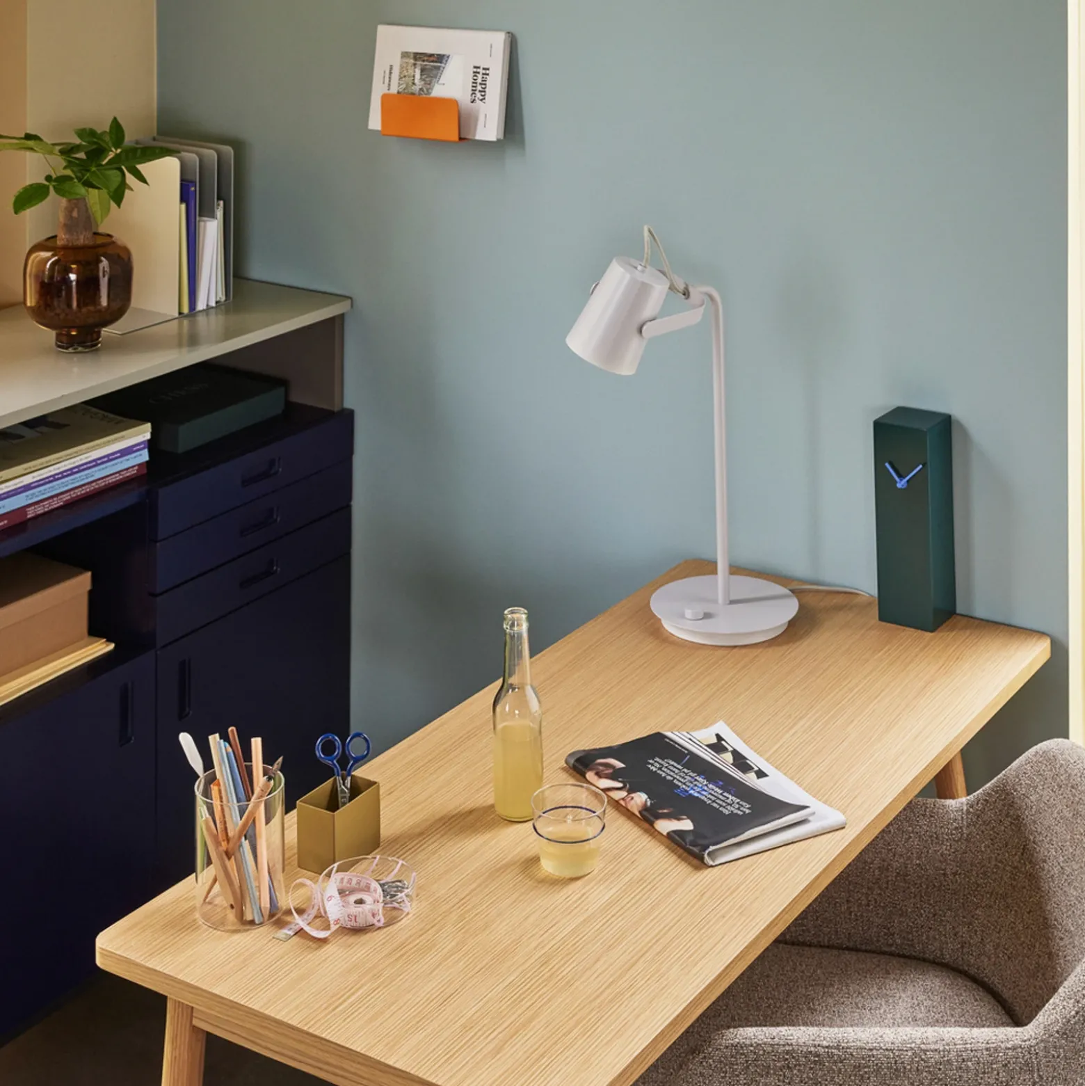 Hübsch Lámpara de mesa Ardent, gris claro, hierro, E14, altura 54 cm