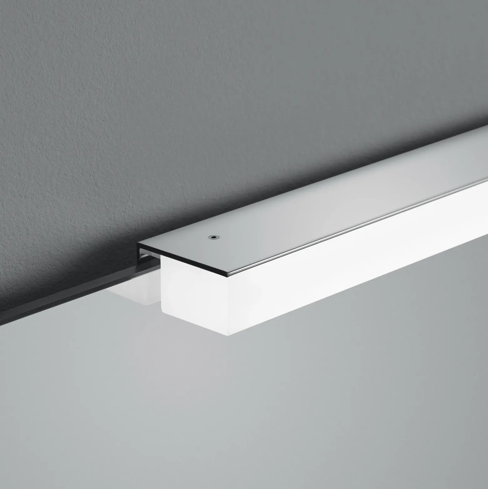 Helestra Onta lámpara de espejo LED, 120 cm