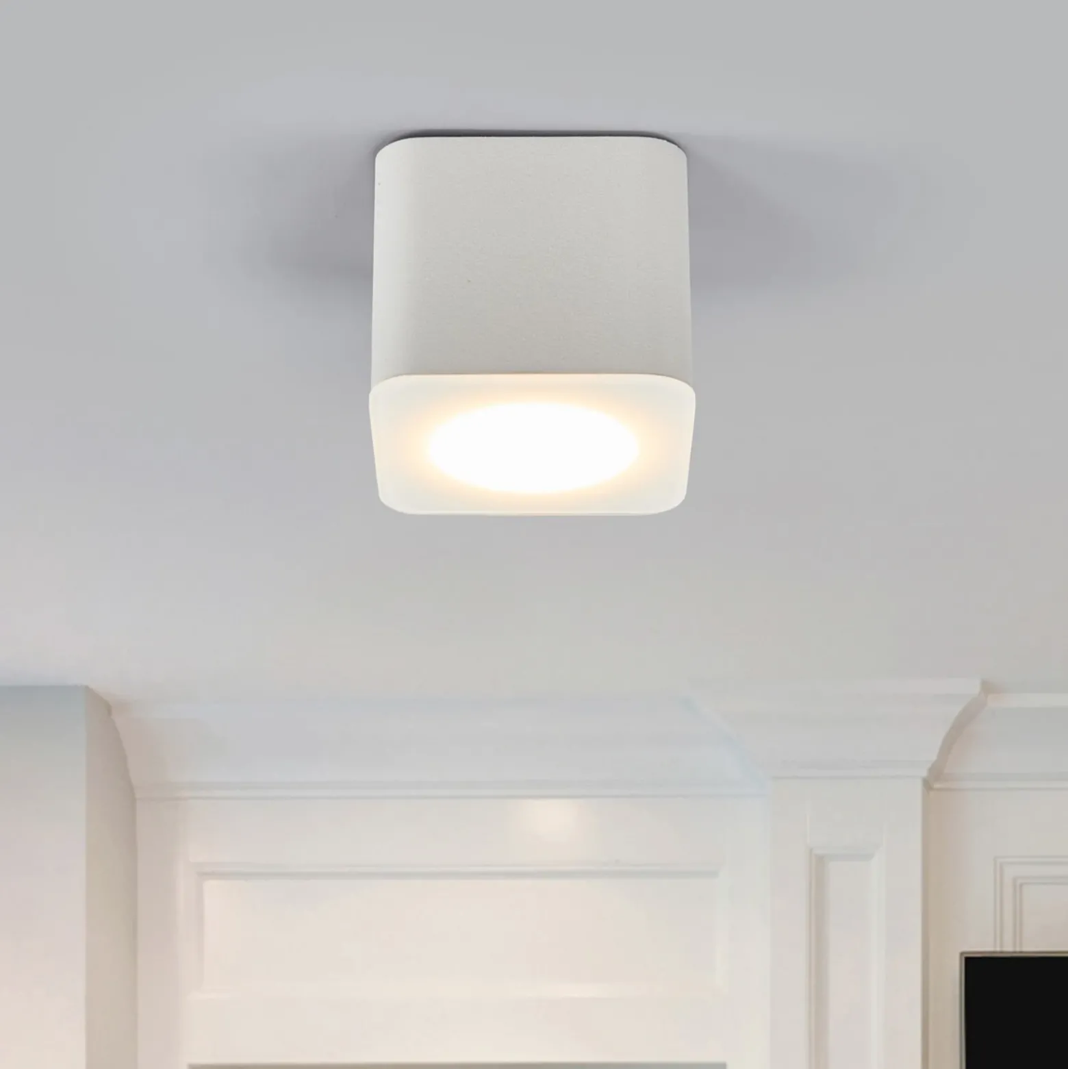 Helestra Oso foco de techo LED, angular, blanco