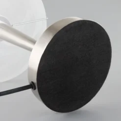 Hermosa lámpara de mesa Viola, níquel mate