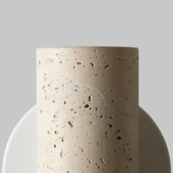 IT'S ABOUT ROMI Aplique de pared Tivoli, blanco, travertino, enchufe