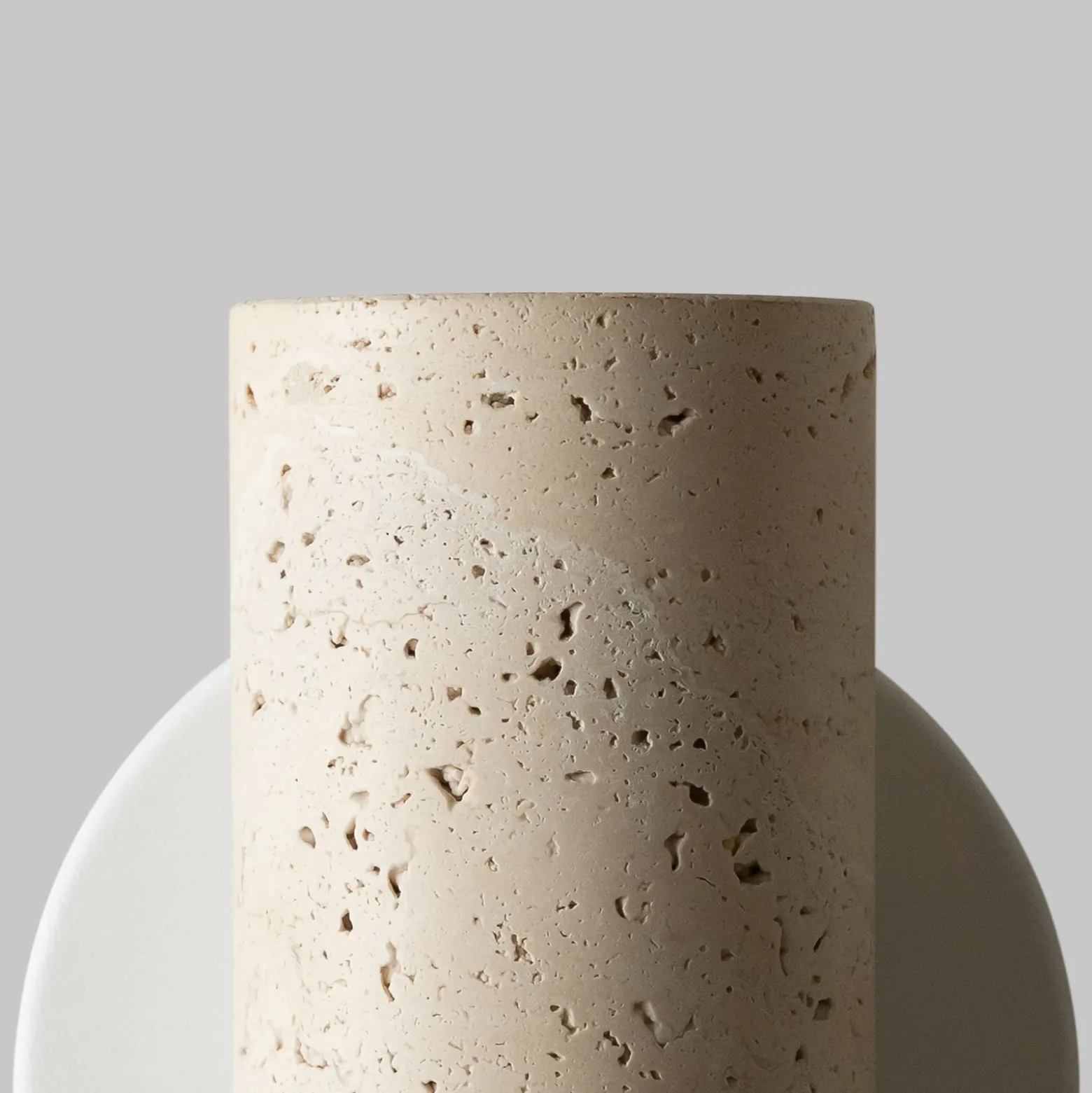IT'S ABOUT ROMI Aplique de pared Tivoli, blanco, travertino, enchufe