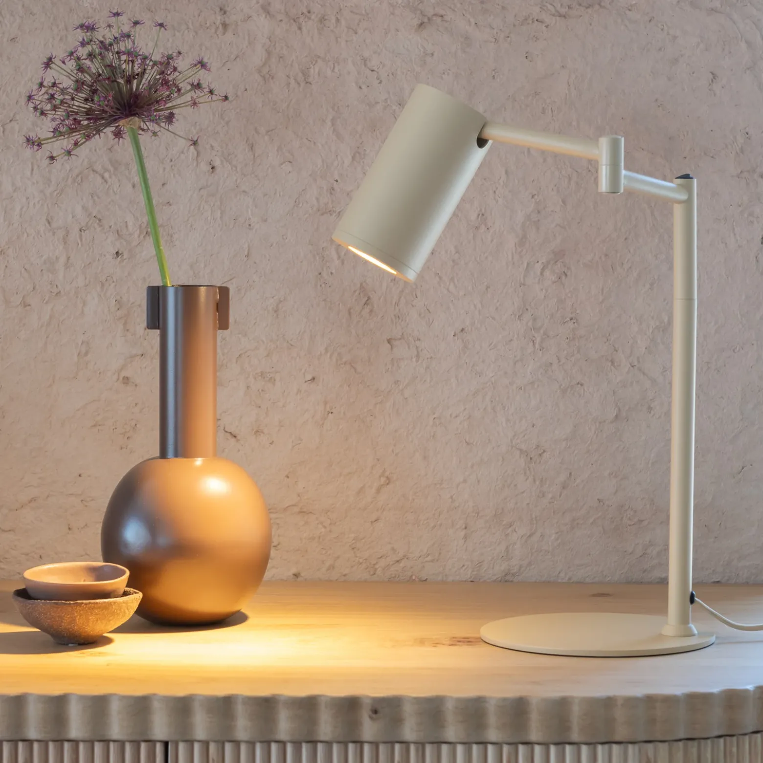 IT'S ABOUT ROMI Lámpara de mesa Bilbao, beige, altura 48 cm