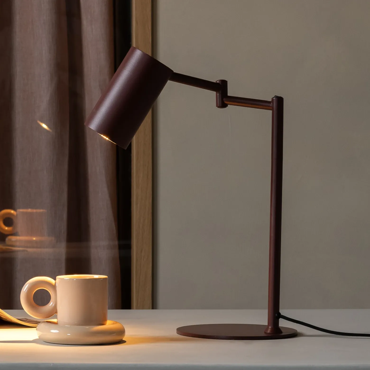 IT'S ABOUT ROMI Lámpara de mesa Bilbao, rojo oscuro, altura 48 cm