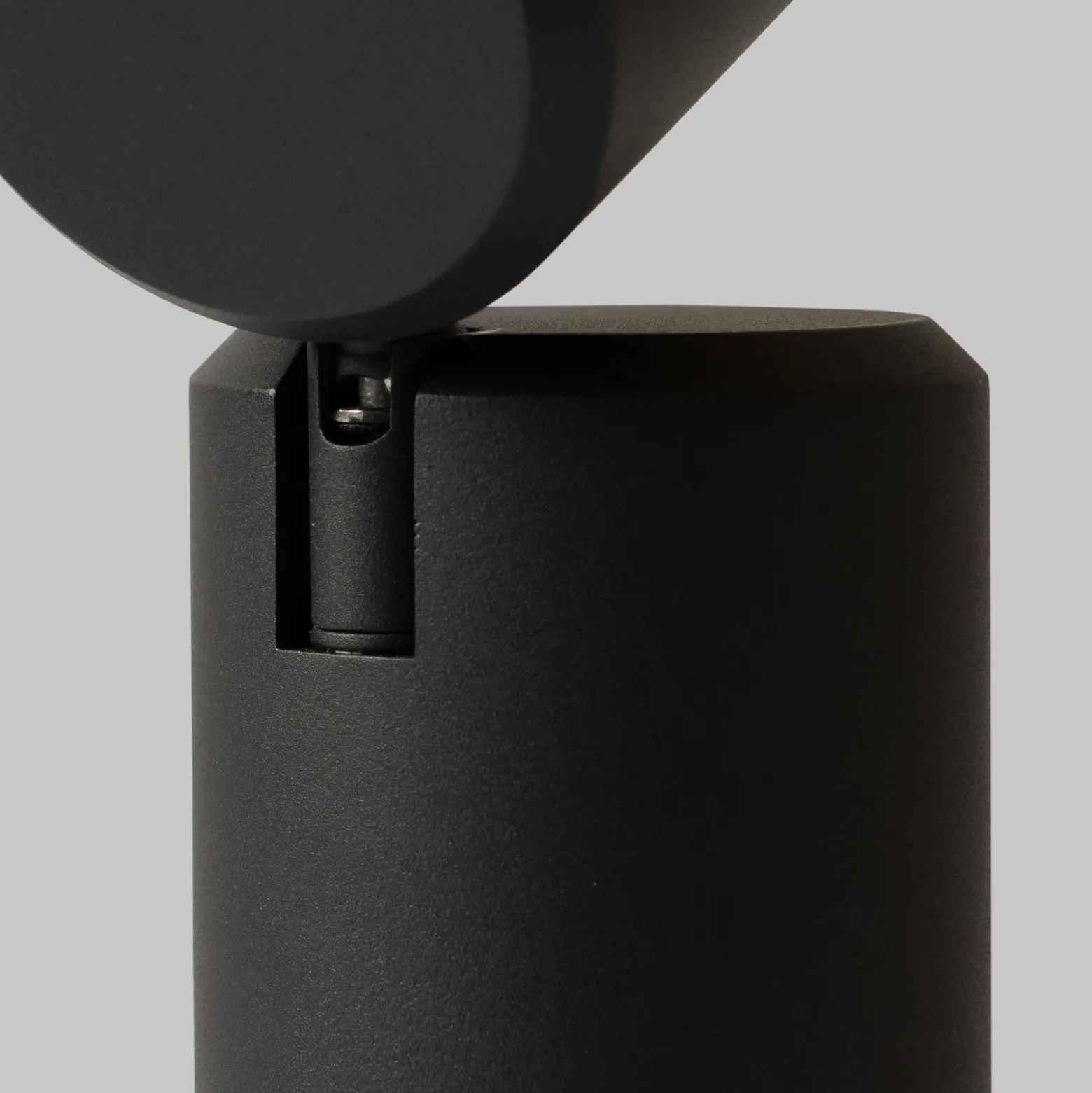 IT'S ABOUT ROMI Lámpara de mesa LED recargable Milan, negra, 19 cm