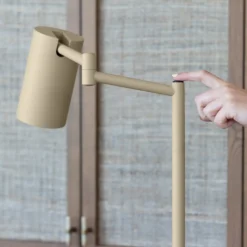 IT'S ABOUT ROMI Lámpara de pie Bilbao, beige, altura 154 cm