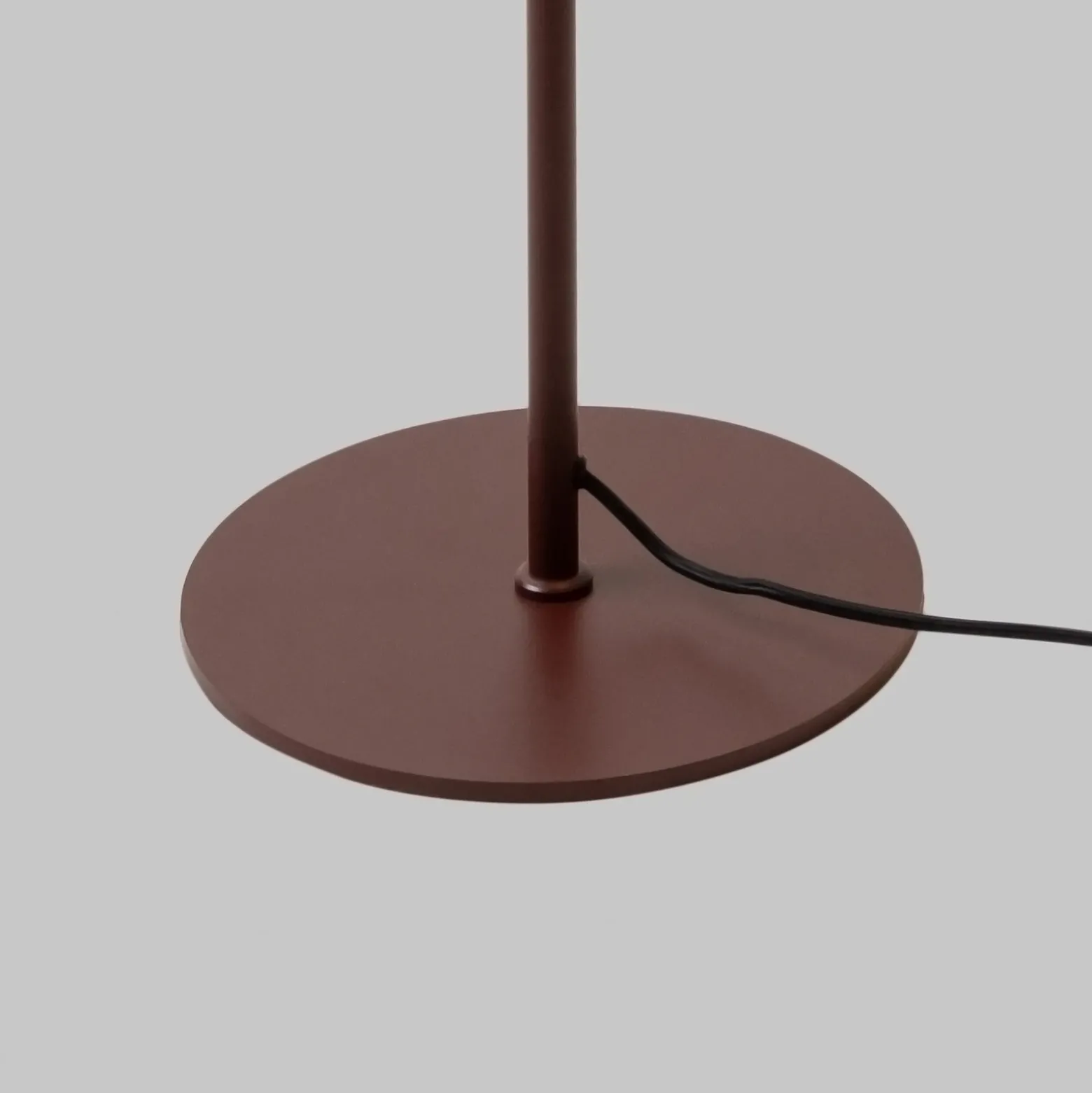 IT'S ABOUT ROMI Lámpara de pie Bilbao, rojo oscuro, altura 154 cm