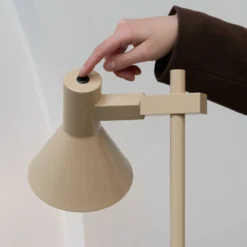 IT'S ABOUT ROMI Lámpara de pie Stavanger, beige, altura 146 cm
