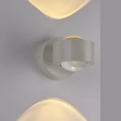 JUST LIGHT. Aplique de pared recargable LED Chia, arena, hierro, 3000 K