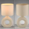 JUST LIGHT. Lámpara de mesa Carara, base de cerámica, beige