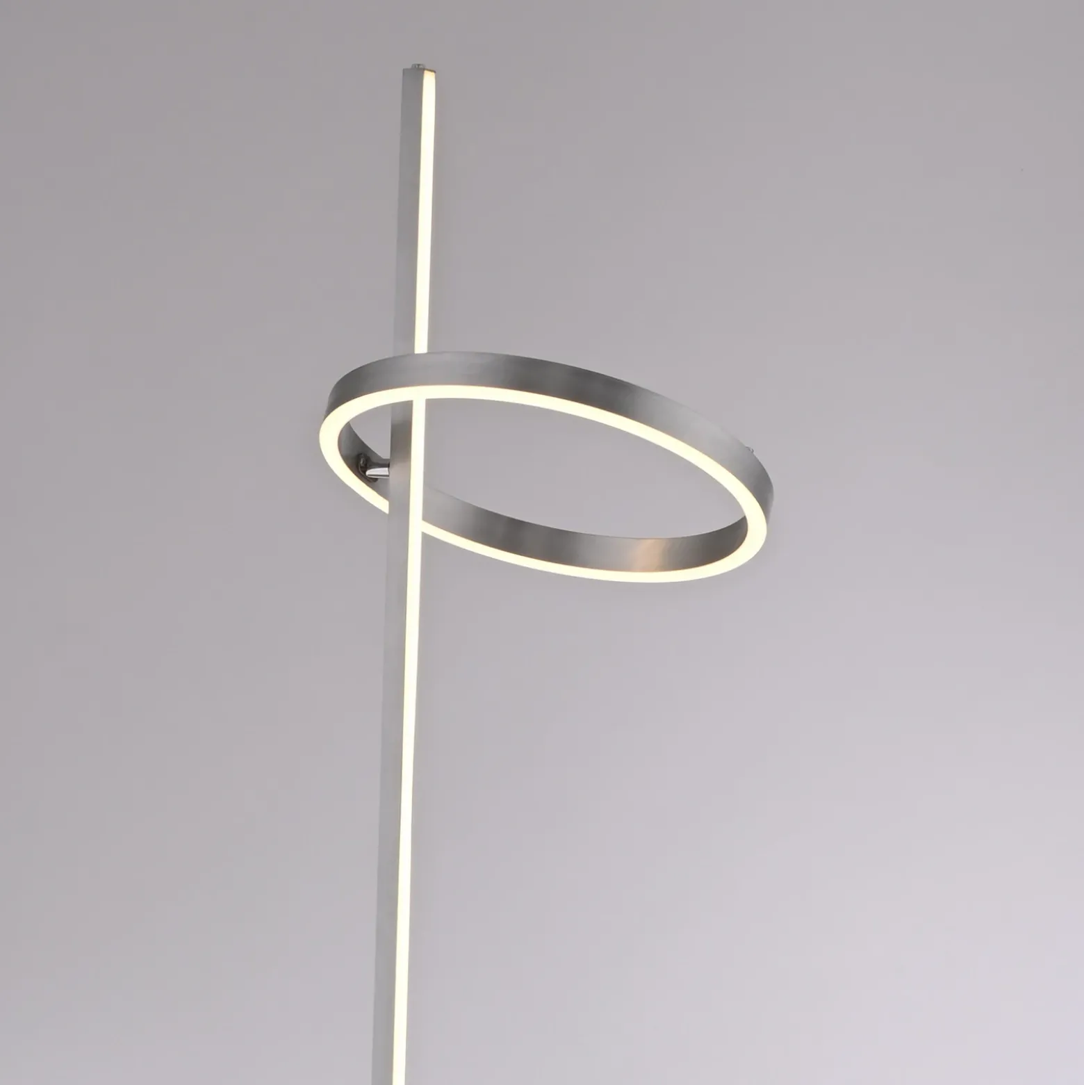 JUST LIGHT. Lámpara de pie LED Ritus plata hierro atenuable 3000 K