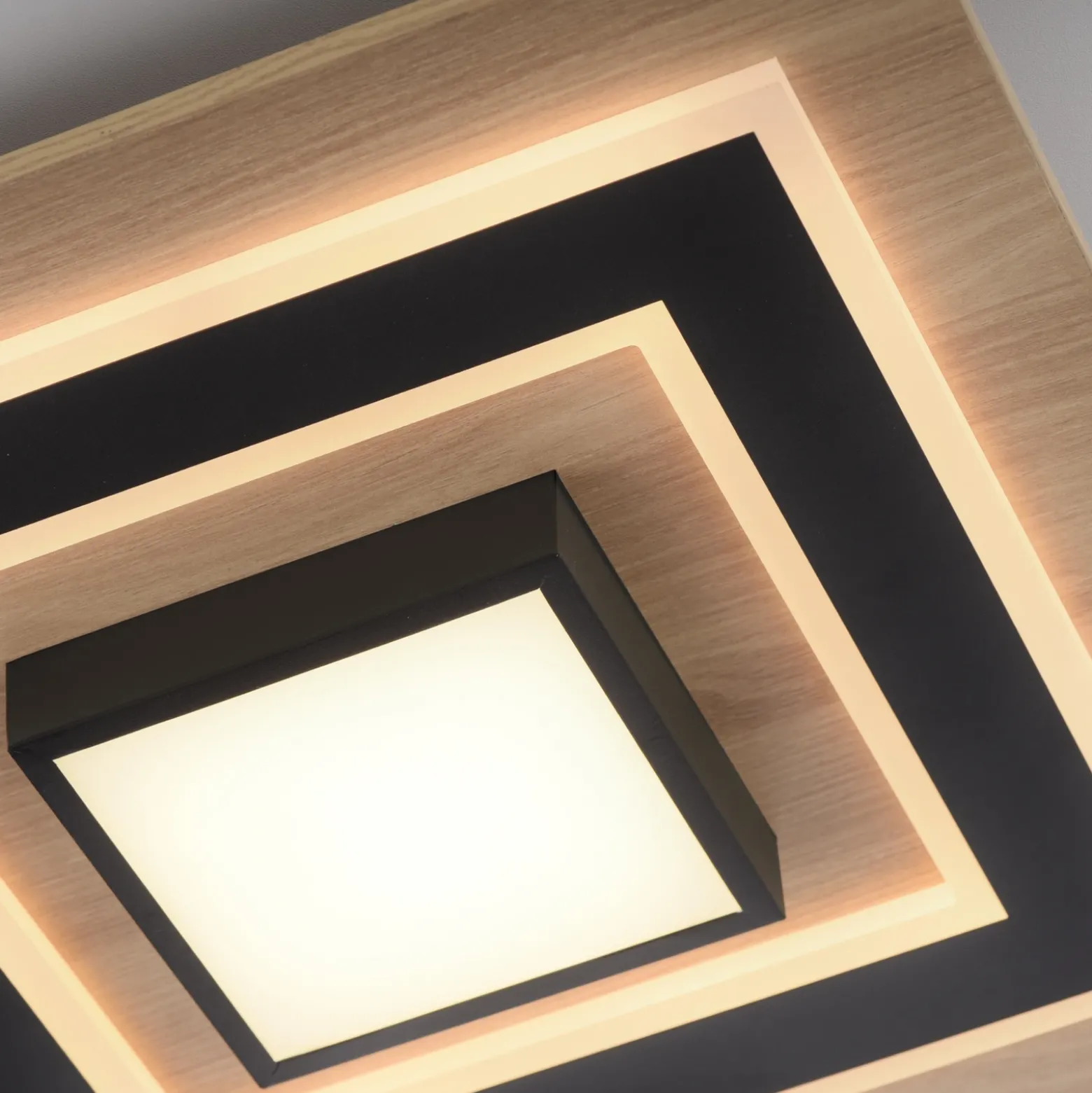 JUST LIGHT. Lámpara de techo LED Tola, angular, 2 luces, madera, 3000 K