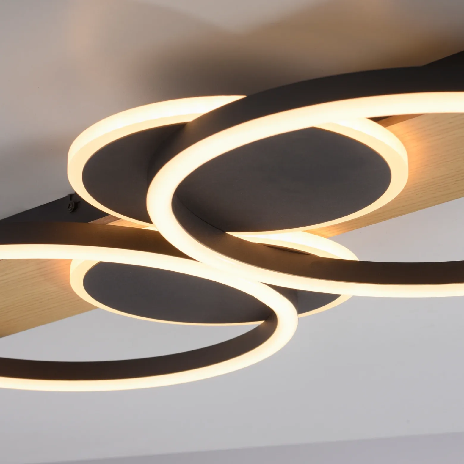 JUST LIGHT. Trooper Plafón LED, hierro, madera