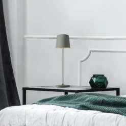 Kaami lámpara de mesa LED recargable, atenuable, gris mate